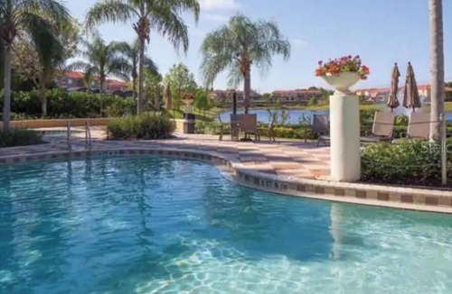 Sunset Lakes House | Cute townhome in Encantada Resort near Disney!.
