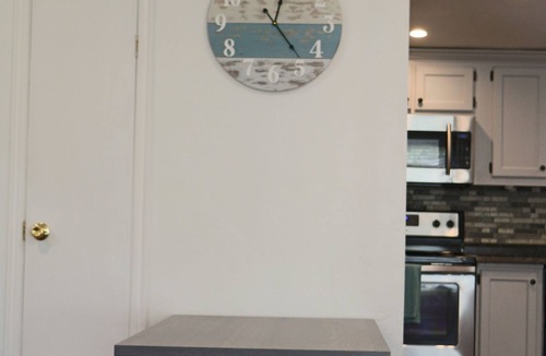 Shawnee House | Cute Twin Lakes house w/huge deck,beach,ramp&dock, sleeps10- only 30 min to OKC