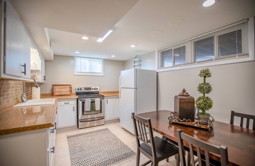 Bountiful House | Cute Updated Red Brick Basement Cottage