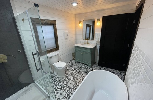 Battle Ground House | Cute weekend retreat.