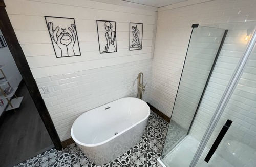 Battle Ground House | Cute weekend retreat.