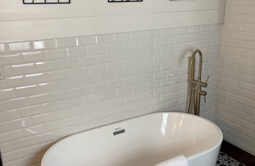 Battle Ground House | Cute weekend retreat.