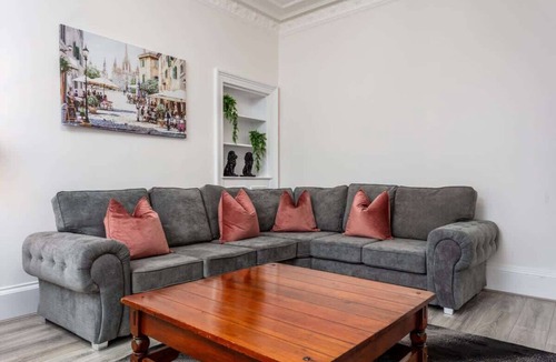 Prestwick Apartment | Cuthbert House - Donnini Apartments