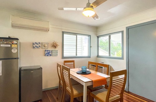 Toogoom House | Cutie on the Beach - Beachfront - Pet Friendly - Sleeps 11