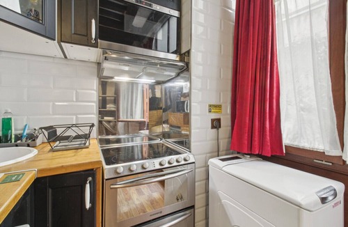 Arts-et-Metiers Apartment | #CuttleStudio @ Paris Le Marais