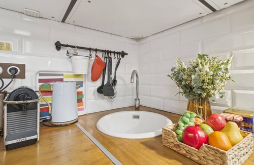 Arts-et-Metiers Apartment | #CuttleStudio @ Paris Le Marais
