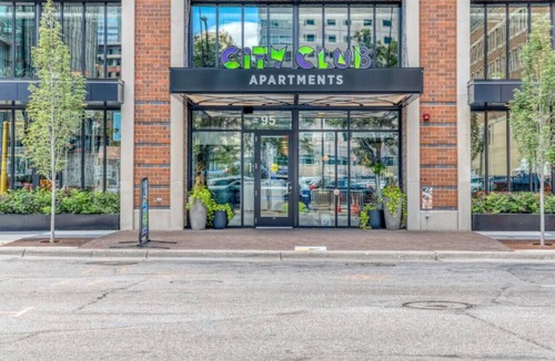 Downtown Minneapolis Apartment | CW 2BR Sky Lounge Rooftop Pool Gym 1320