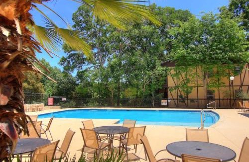 New Braunfels House | CW B209 The Float Inn 3