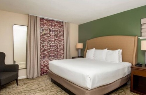 Angels Camp Hotel | CW BLOCK Angels Camp 2br