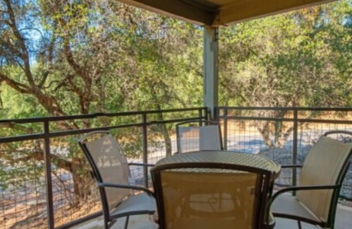 Angels Camp Hotel | CW BLOCK Angels Camp 2br