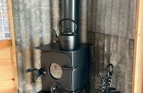 Monmouth Cabin | Cwtch Bryn | Off-grid Escape | Wilder Nature