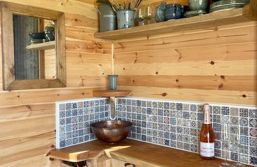 Monmouth Cabin | Cwtch Bryn | Off-grid Escape | Wilder Nature