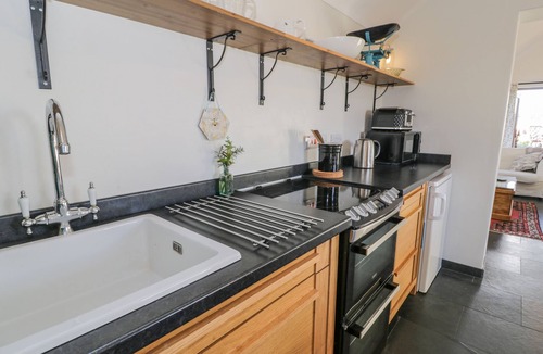 Llanfachraeth Cottage | Cwch Gwenyn