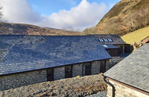 Rhayader House | Cwm Clyd Longhouse