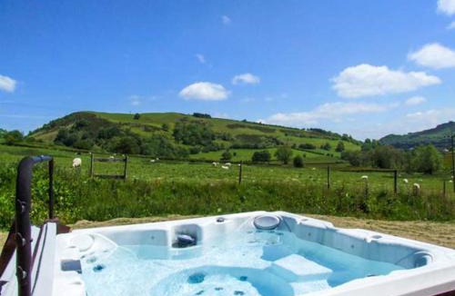 Knighton House | Cwmgilla Farm