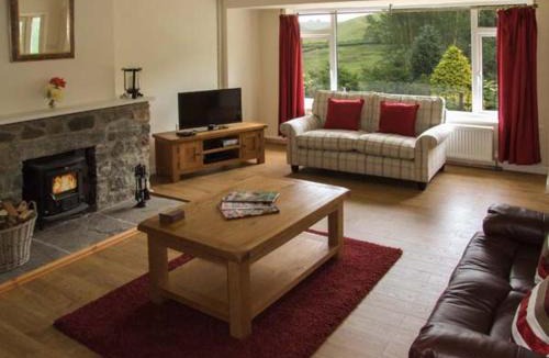 Knighton House | Cwmgilla Farm