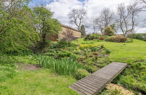 Tirabad Bed & Breakfast | Cwmllechwedd Fawr CYF