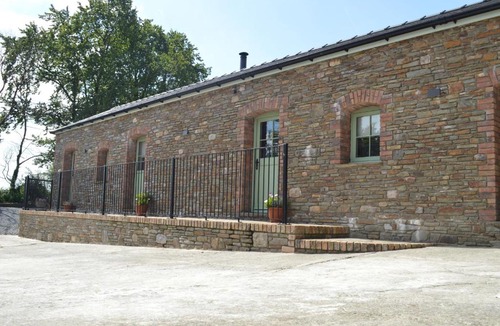 Mawr House | Cwrt y Wennol