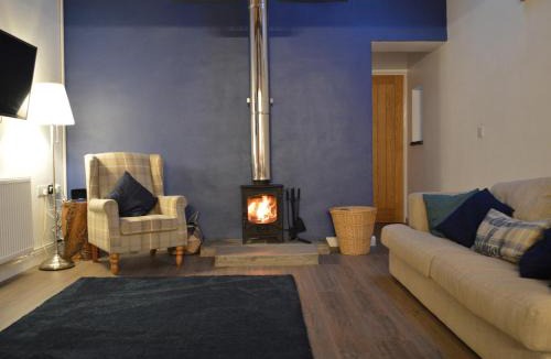 Mawr House | Cwrt y Wennol