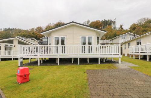 Narberth House | Cwtch Lodge 42