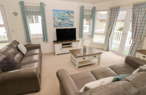 Narberth House | Cwtch Lodge 42