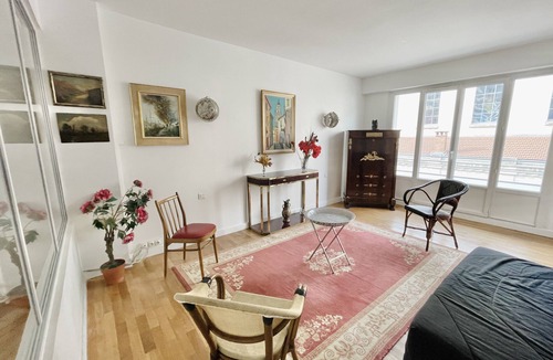 Secteur 1 Apartment | #CX |Chez Faffa 𓅂| Spacious T5 | Train station |