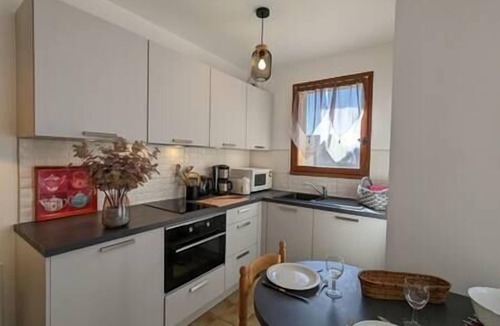 Greoux-les-Bains Apartment | Cybele Gardens