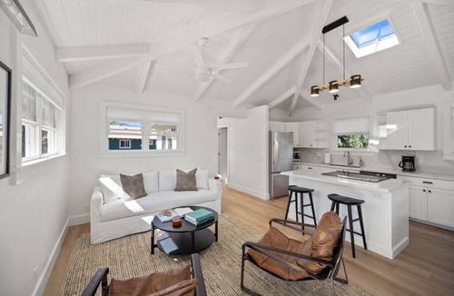 Hanalei House | Cycle or Walk to Hanalei Bay