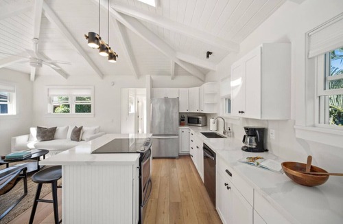 Hanalei House | Cycle or Walk to Hanalei Bay