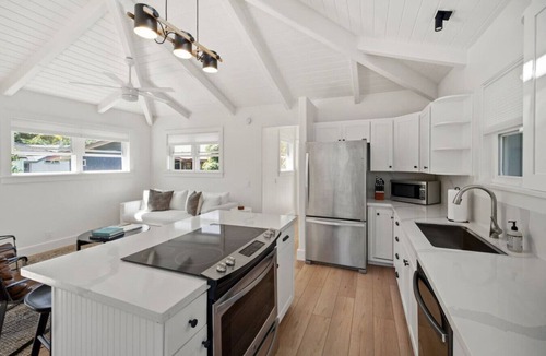 Hanalei House | Cycle or Walk to Hanalei Bay