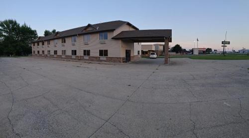 Harlan Hotel | Cyclone Lodge