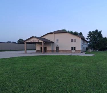 Harlan Hotel | Cyclone Lodge