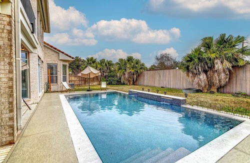 Windermere Lakes House | Cyfair home w/pool and theater