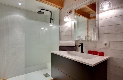 Saint-Mexant Cabin | Cyprès Si Haut