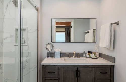 El Granada Hotel | Cypress Inn On Miramar Beach