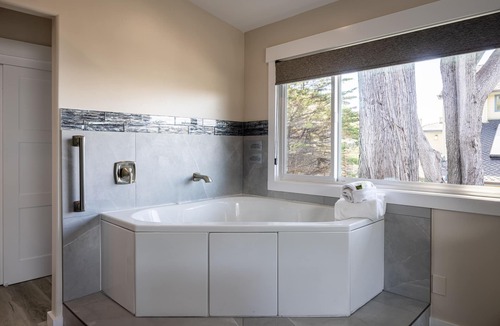 El Granada Hotel | Cypress Inn On Miramar Beach