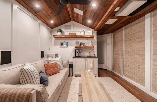 Tech Terrace Apartment | Cypress Lounge - 1BR/1BA - Guest House