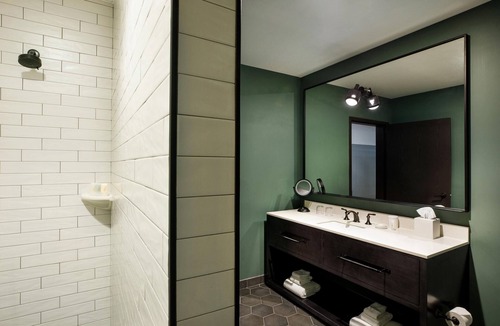 Downtown Hotel | Cyrus Hotel, Topeka, a Tribute Portfolio Hotel