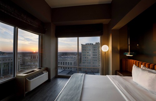 Downtown Hotel | Cyrus Hotel, Topeka, a Tribute Portfolio Hotel