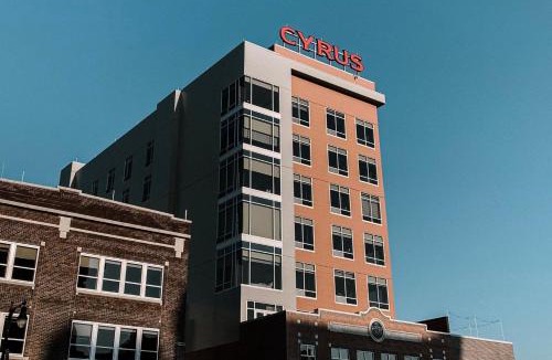 Downtown Hotel | Cyrus Hotel, Topeka, a Tribute Portfolio Hotel