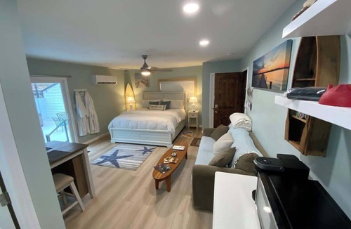 Medicine Park House | CZ Romantic Medicine Park Coastal Escape w HotTub