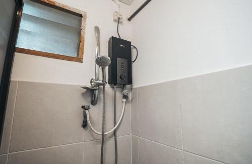 Kampung Kuchai Hotel | Dé Cafe & Rest House