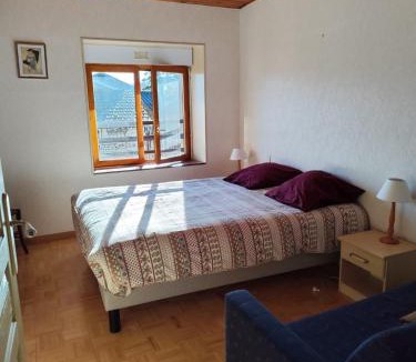 Saint-Martin-de-Sanzay House | Dépaysement à la campagne