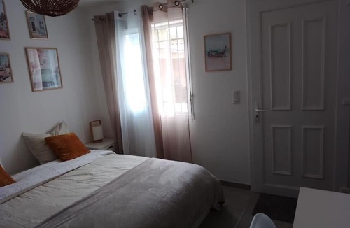 Saix House | Dépendance 2 personnes piscine