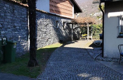 Tenero-Contra House | Dépendance mit pergola
