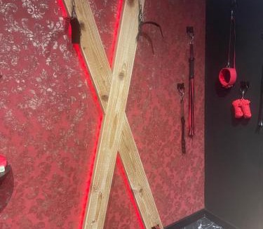 Frenouville Hotel | Désirs dune nuit - La séductrice