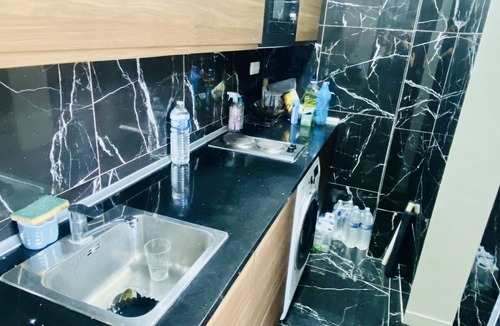 Gare Apartment | Détendez-vous Dans ce Logement Calme et Élégant