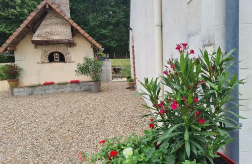 Rouvres-les-Bois House | Détente au Moulin: Piscine, Jacuzzi, Animaux Bienvenus - FR-1-591-641