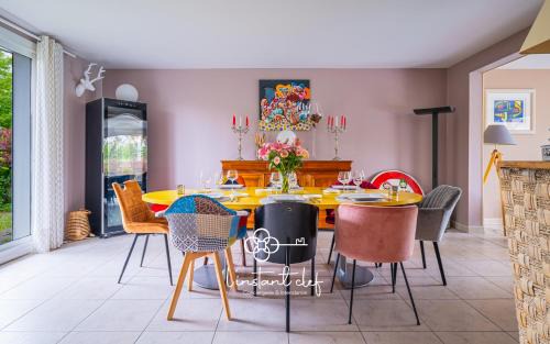 Saint-Pavace House | Détente familiale avec piscine chauffée proche Le Mans