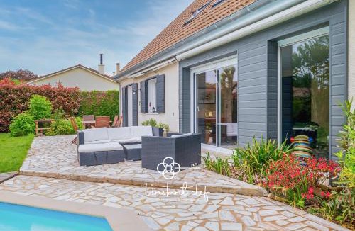 Saint-Pavace House | Détente familiale avec piscine chauffée proche Le Mans